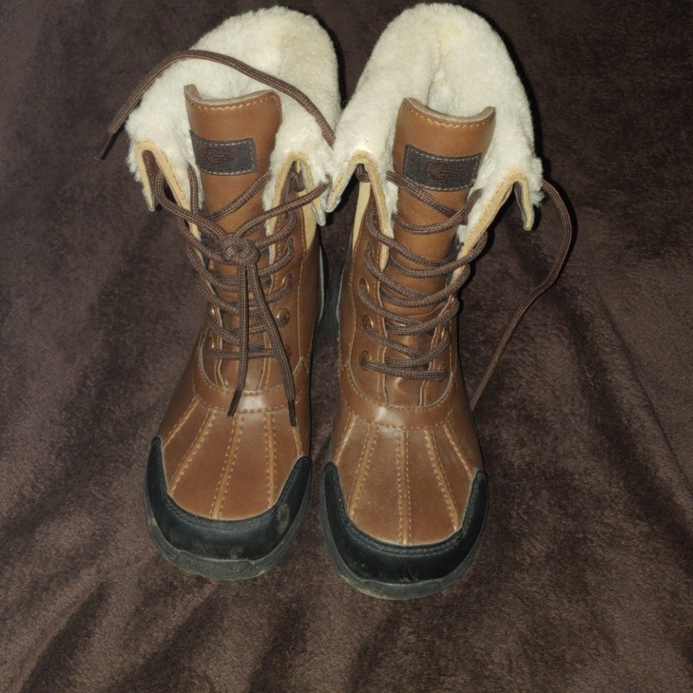 Kids Ugg Boots Butte II size 4